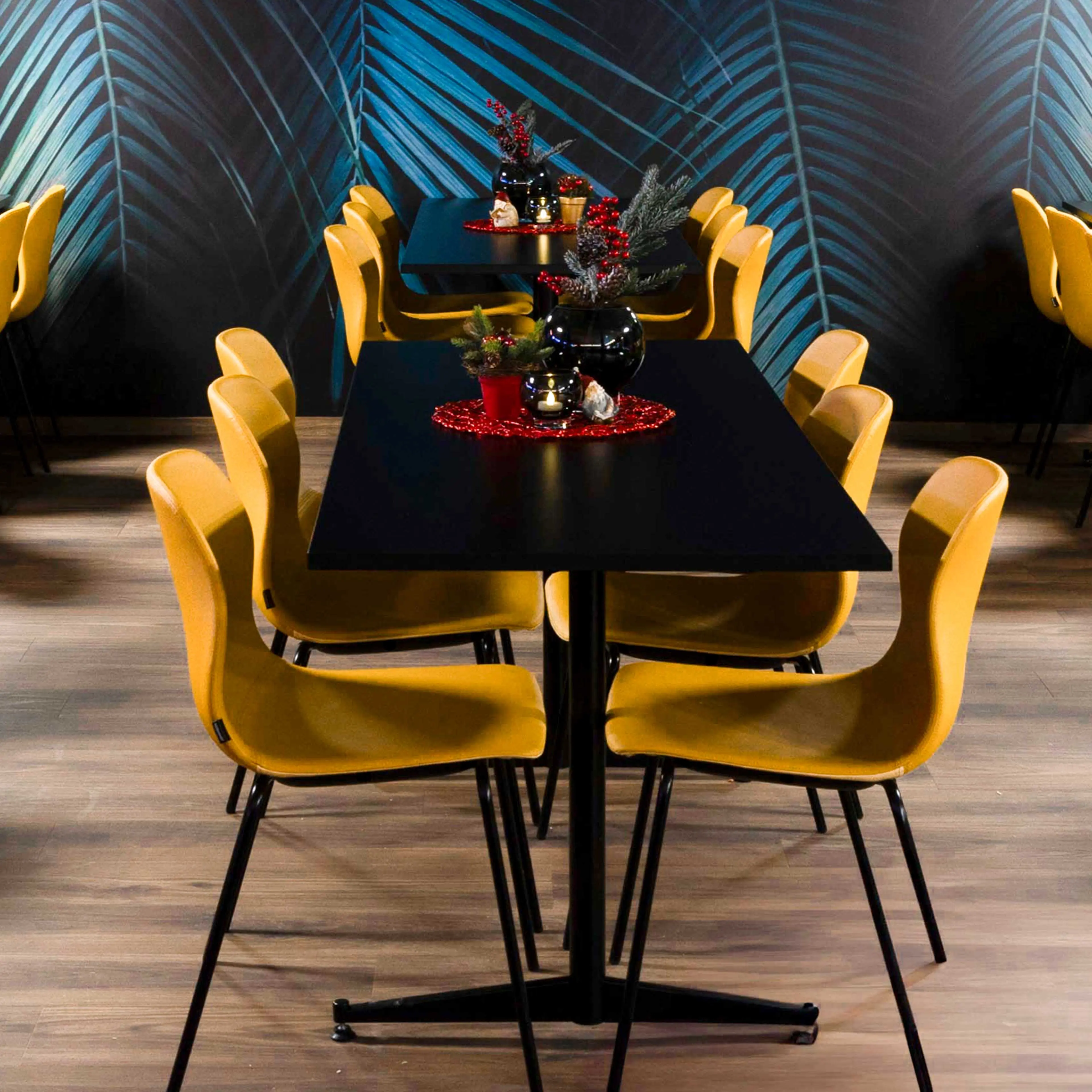 Møbler til Narvik Bowling i sterke farger