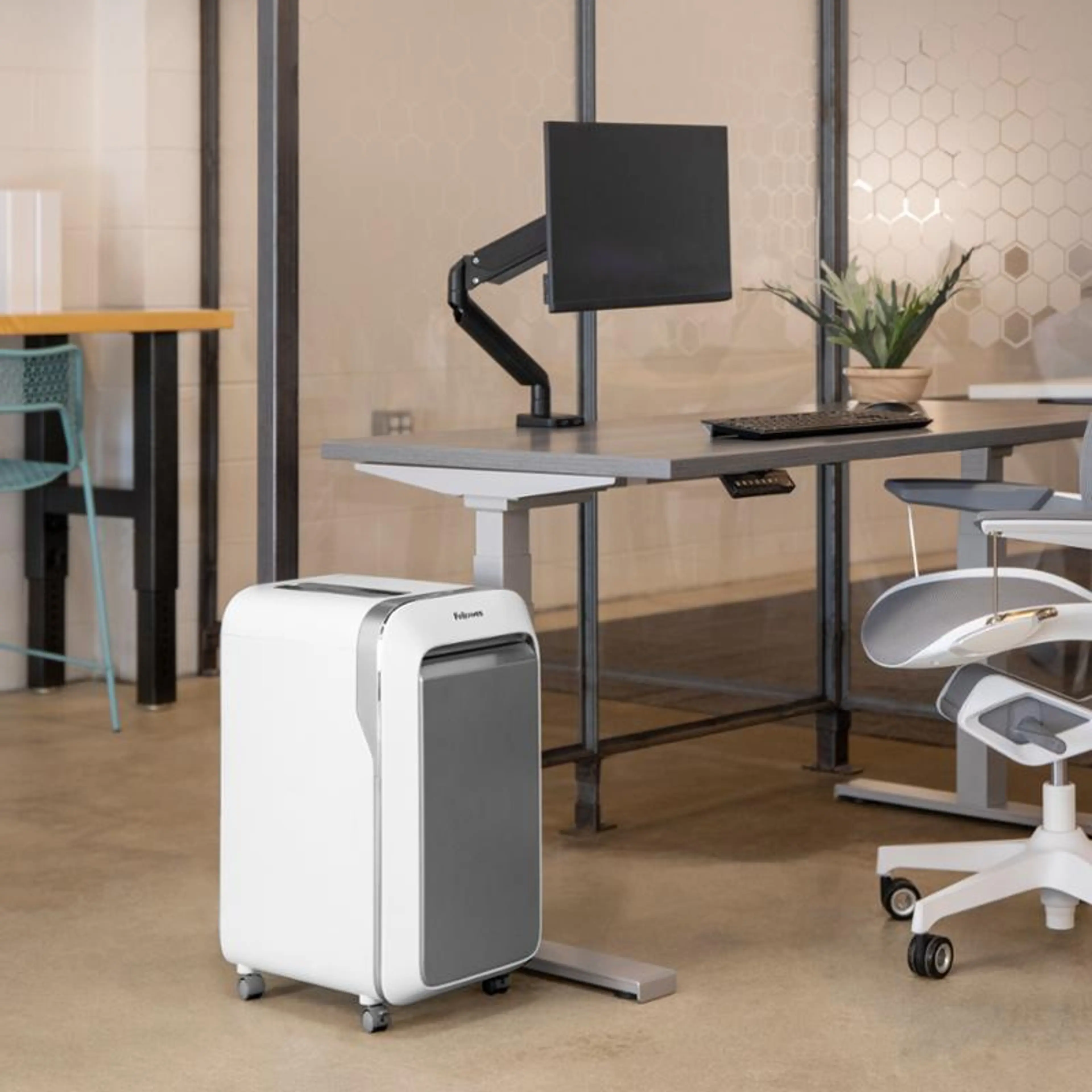 Makuleringsmaskin LX221 i kontormiljø