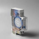 Analogue time switch