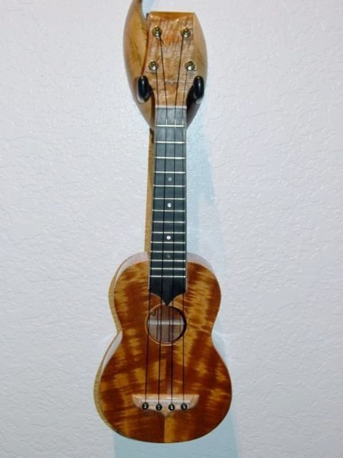 Standard Ukuleles — view 33