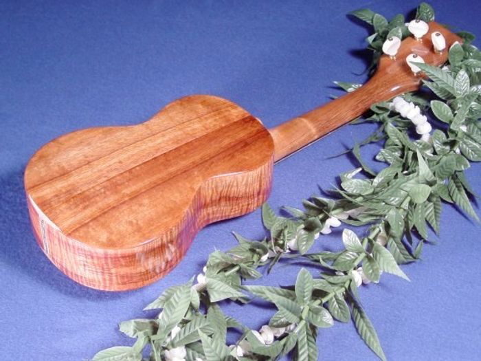 Standard Ukuleles — view 12