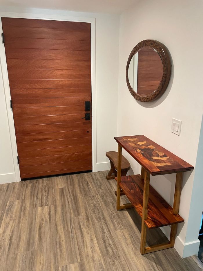 Entryway Table — view 3