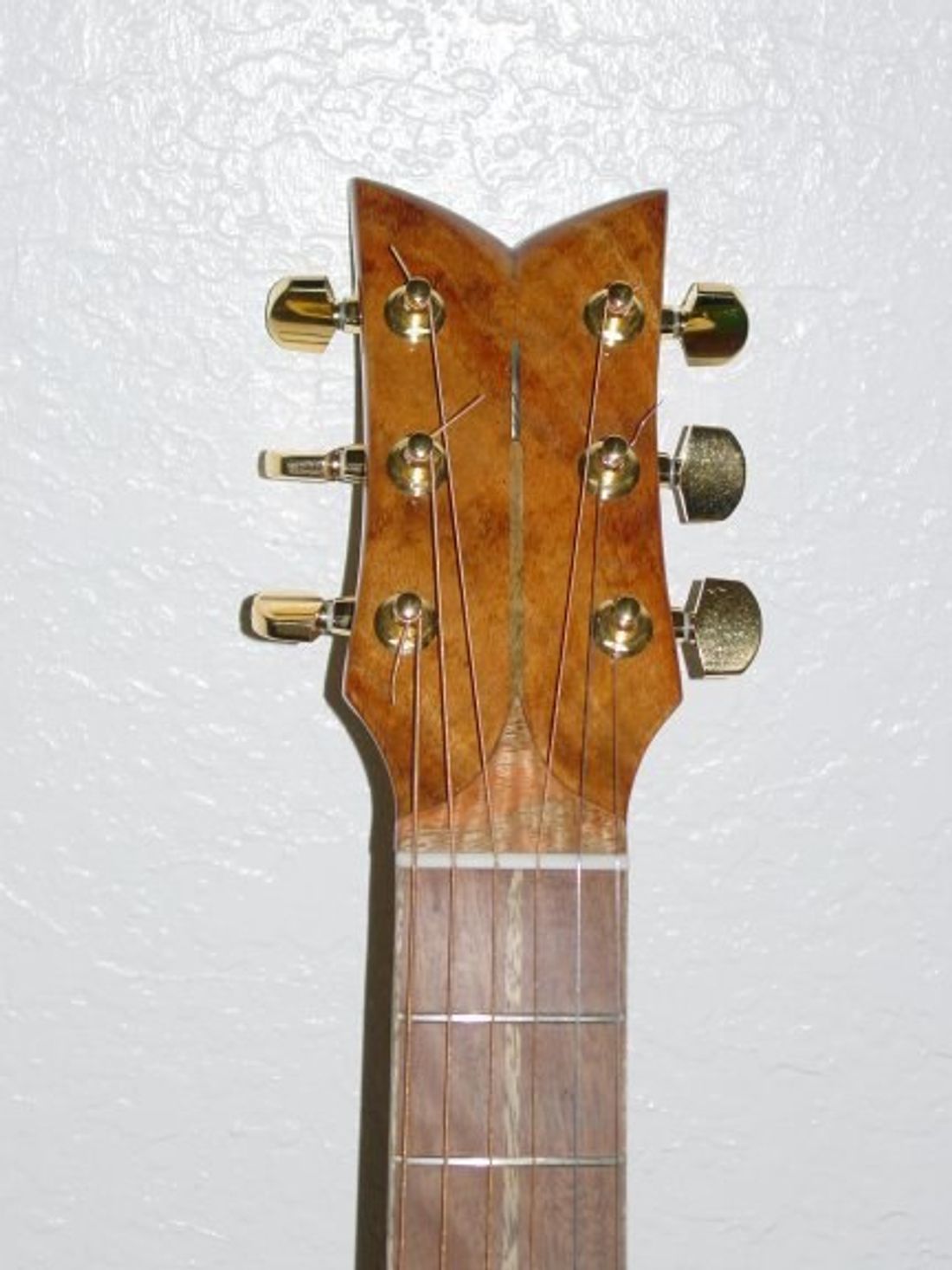 Wahine Guitars