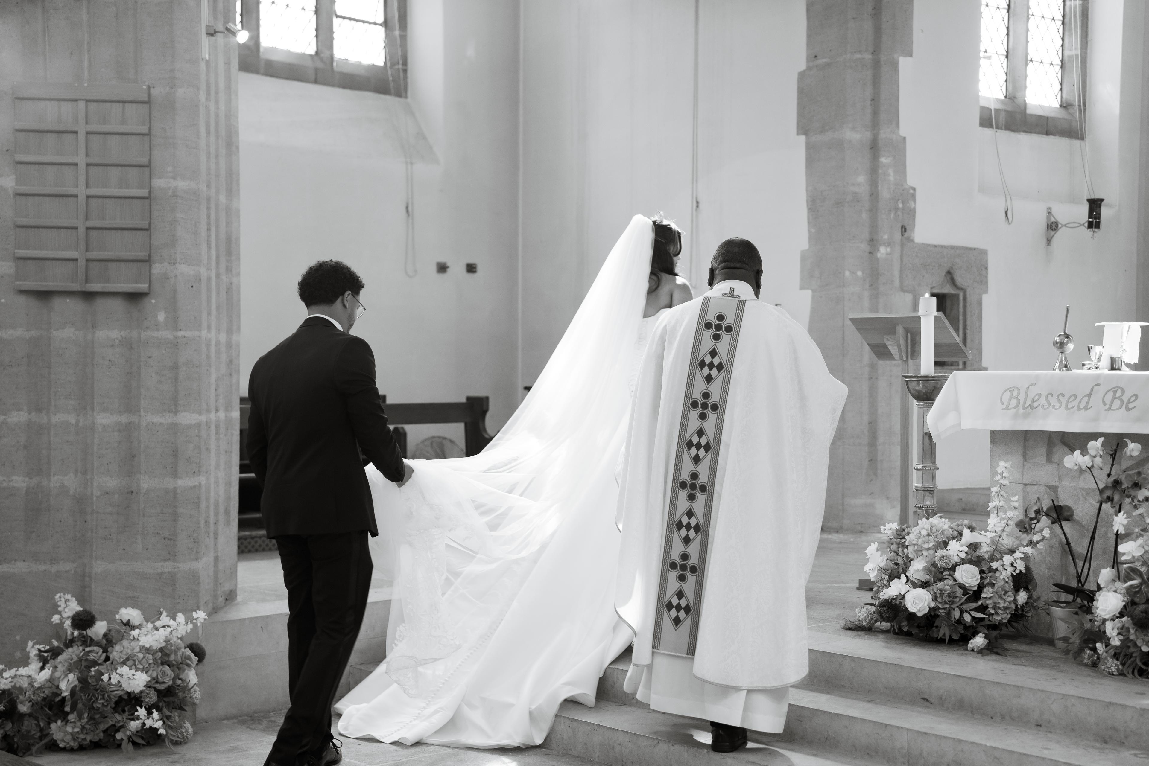 Jane and Josh wedding photography at Moor Park, Rickmansworth by Pixton Media