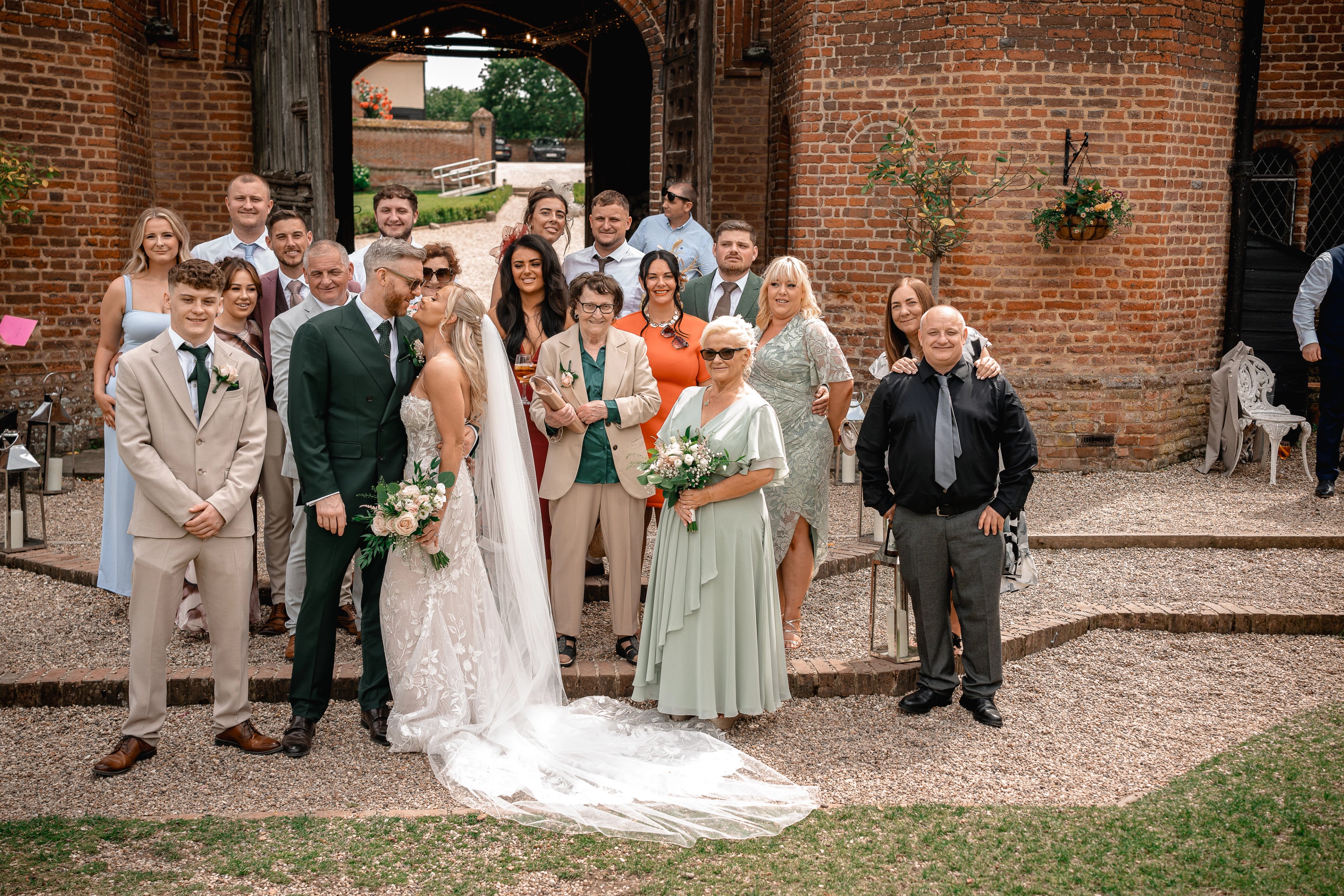 Editorial wedding photography, Phill and Amanda's day, by Pixton Media