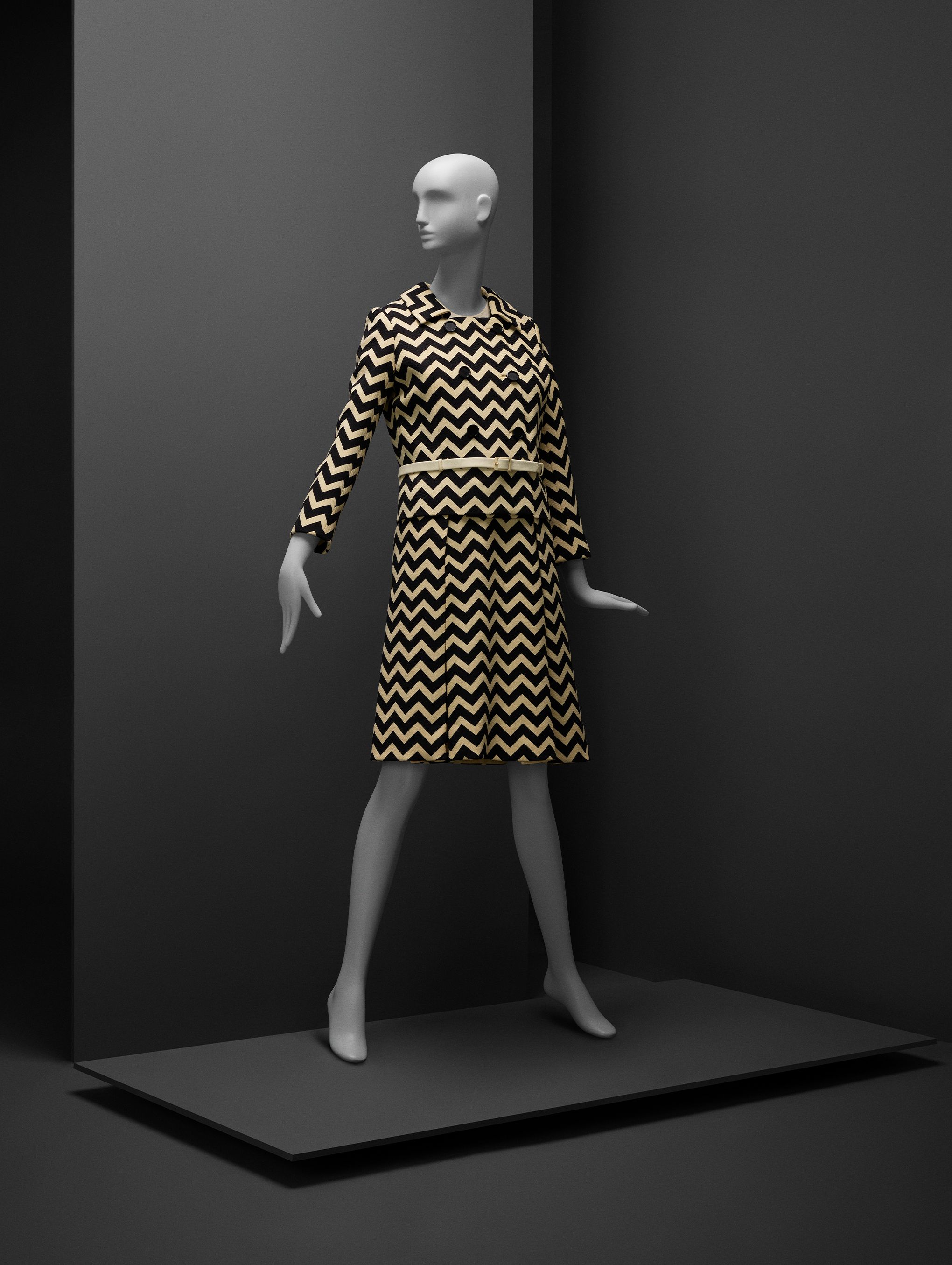 NR2154: Yves Saint Laurent: The Hamish Bowles Collection