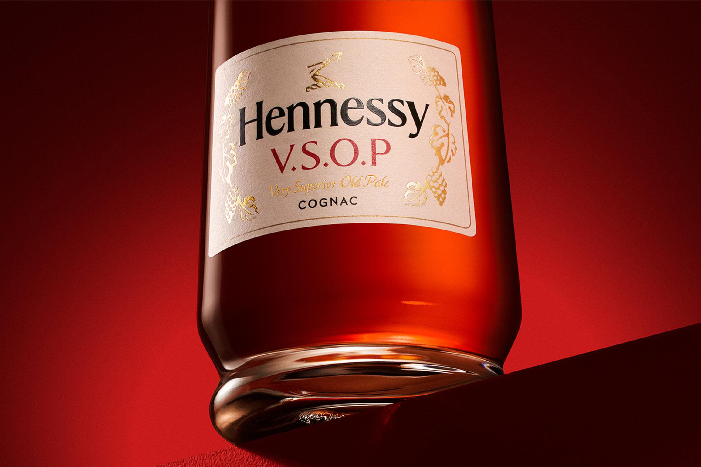 Hennessy V.S.O.P 限定版 700ml 新品 Hennessy VSOP Privilège x Julien Colombier Cognac: Buy Now | Caskers