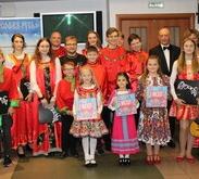 Das Kinder- und Jugendorchester Druschba in Folklore-Kostümen