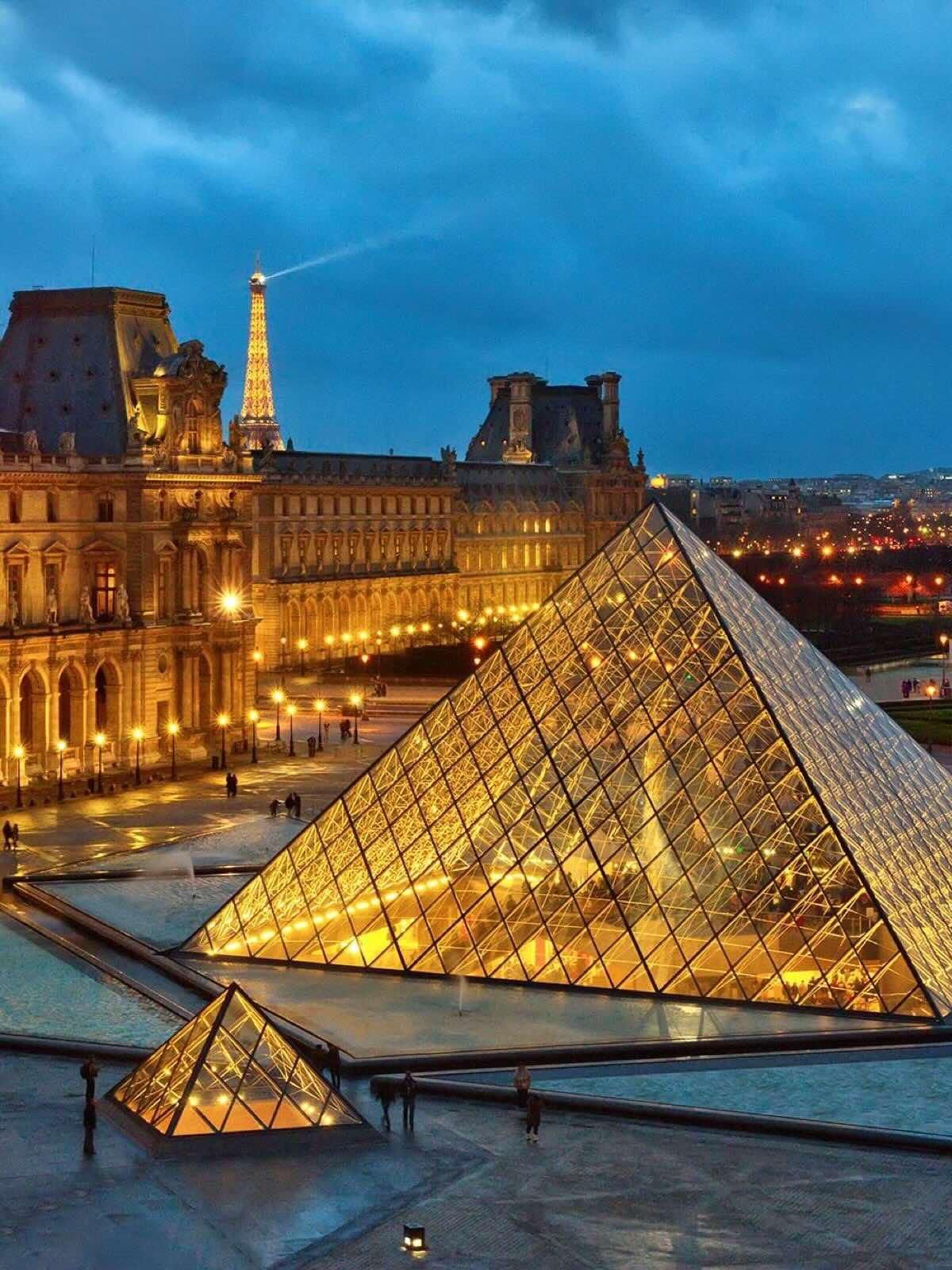 Louvre Pyramid