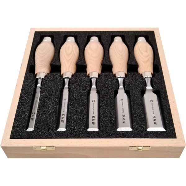 5 butt chisels set with wooden box