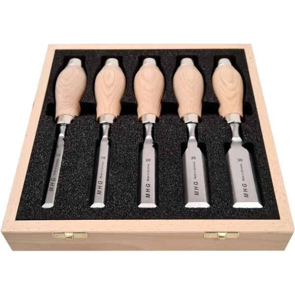 5 butt chisels set with wooden box