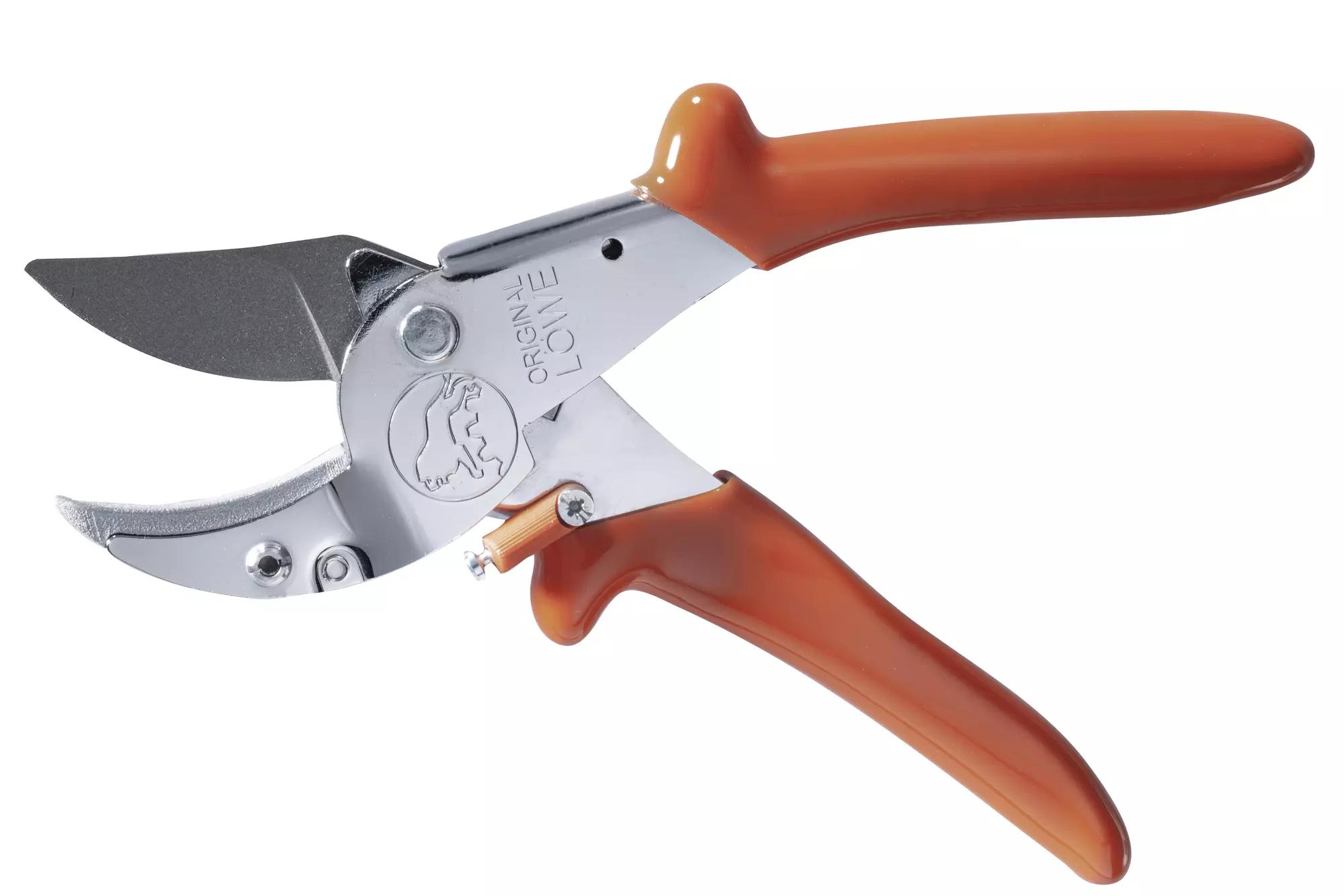 anvil pruner with curved vlade