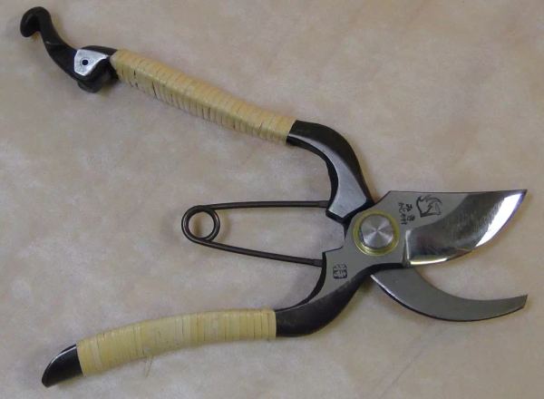pruning shears