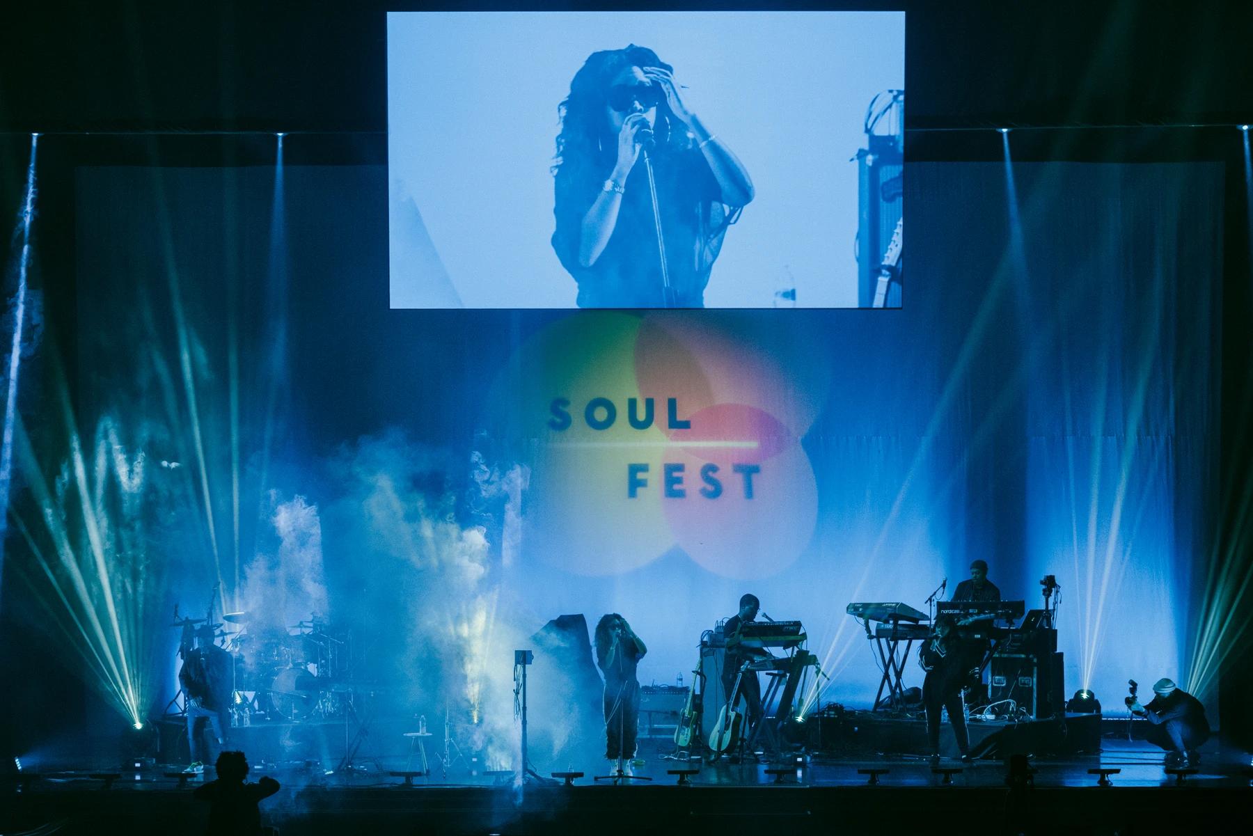 American R&B Singer H.E.R. on stage at the Google Soulfest singing 