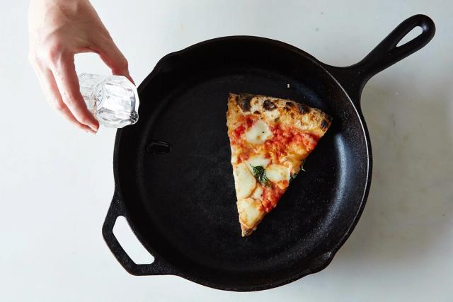 reheating pizza in cast-iron skillet