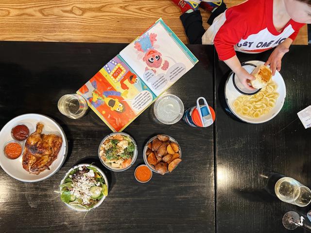 kids eating out at restaurant