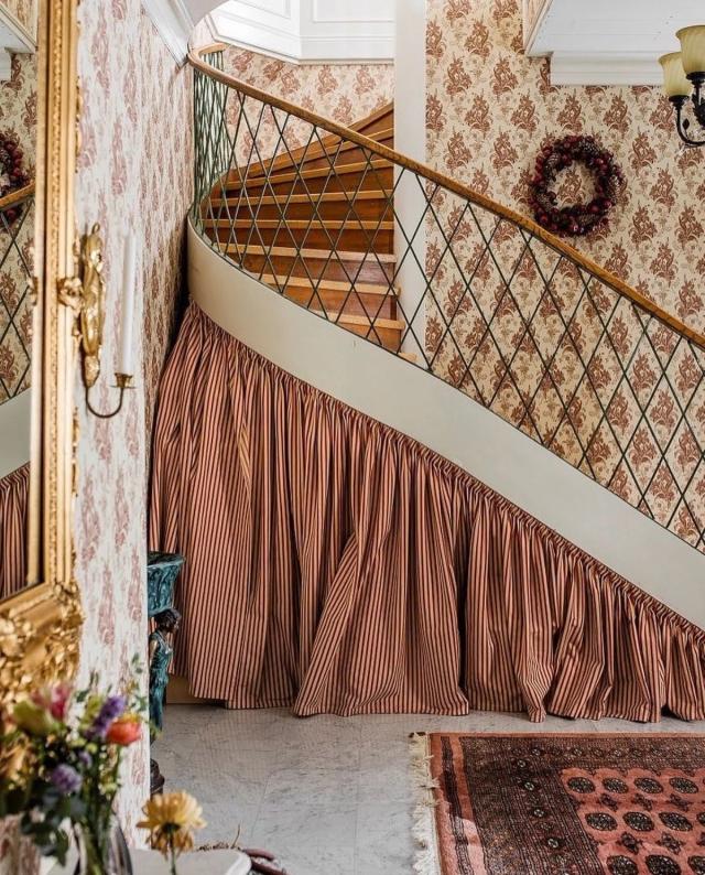 skirted staircase