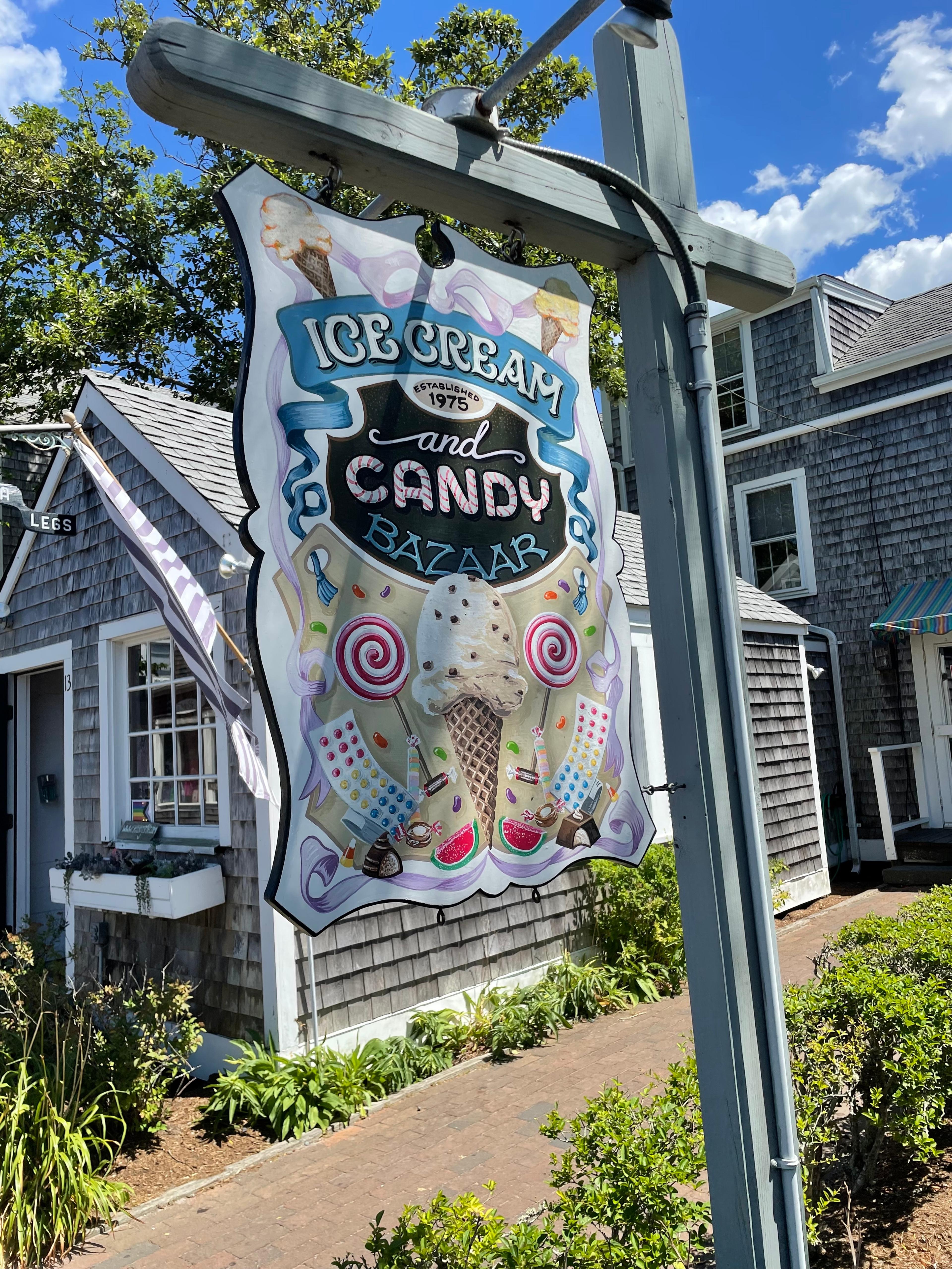 ice cream shop in Martha's Vineyard
