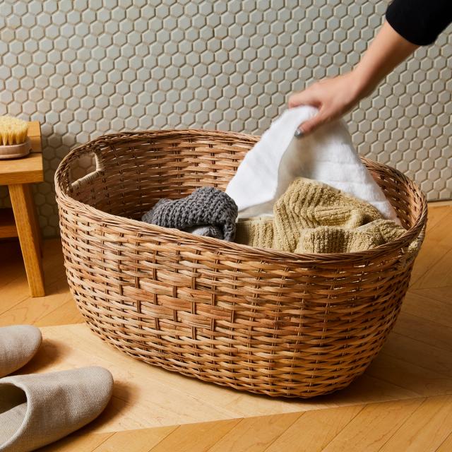 laundry basket with clothes