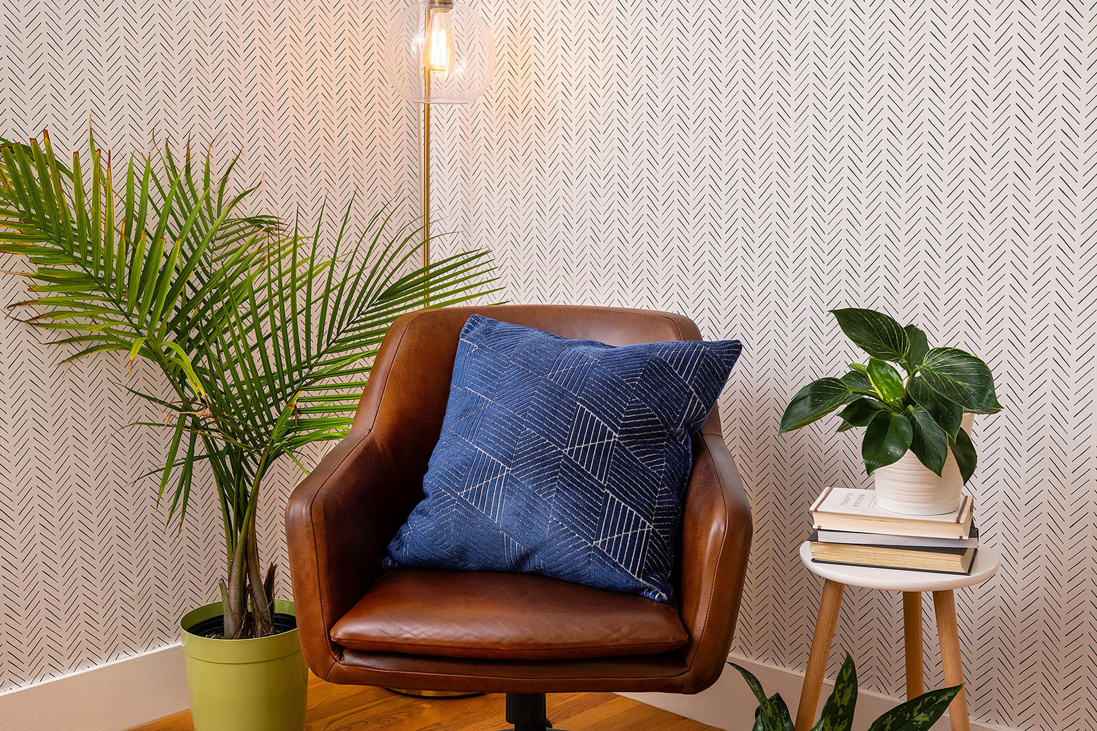 corner chair with lamp