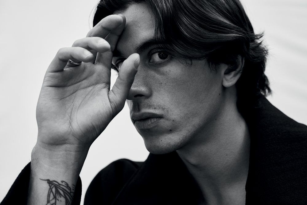 leo walk, agent image, agency, zeug, zeug agency