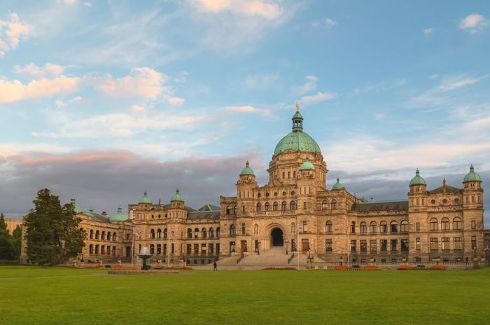 Exterior photo of the British Columbia Legislative Building