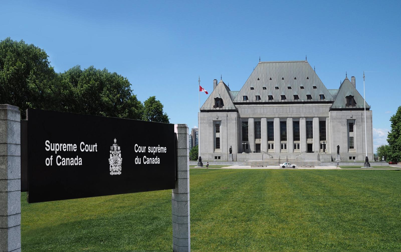 A picture of the Supreme Court of Canada in Ottawa, shown on a website that presents unbiased news in Canada
