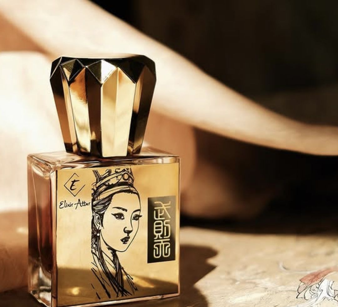 Elixir Attar with their beautiful japanese inspired perfume bottle-  exhibitor at Polaris Olfactive Week
