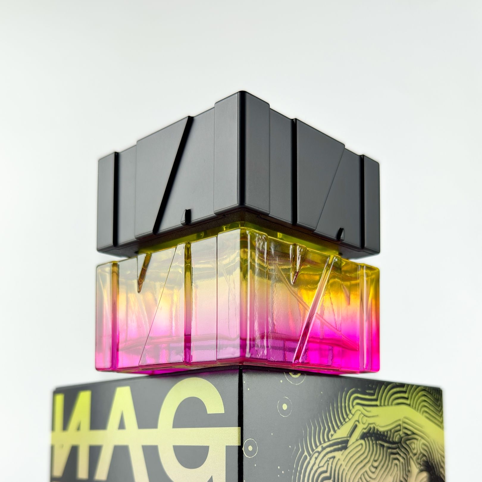 NVRNAGN with their beachy fragrance "Paradis" – exhibitor at Polaris Olfactive Week