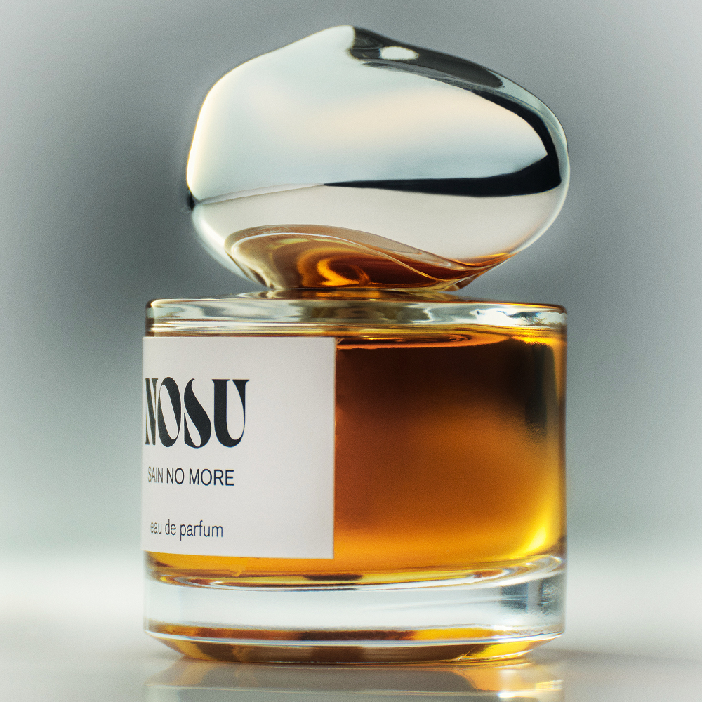 Signature ‘Liquid Contour’ bottle