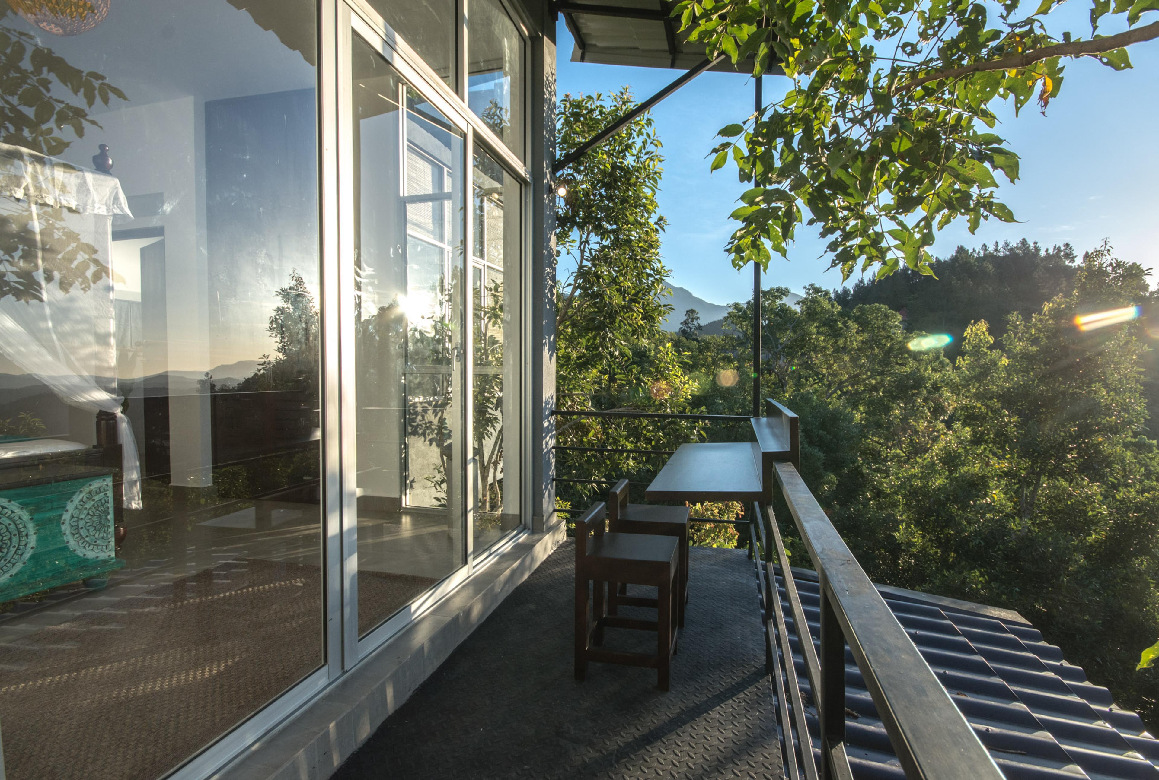 Tree House Chalets - Hotels in Belihuloya