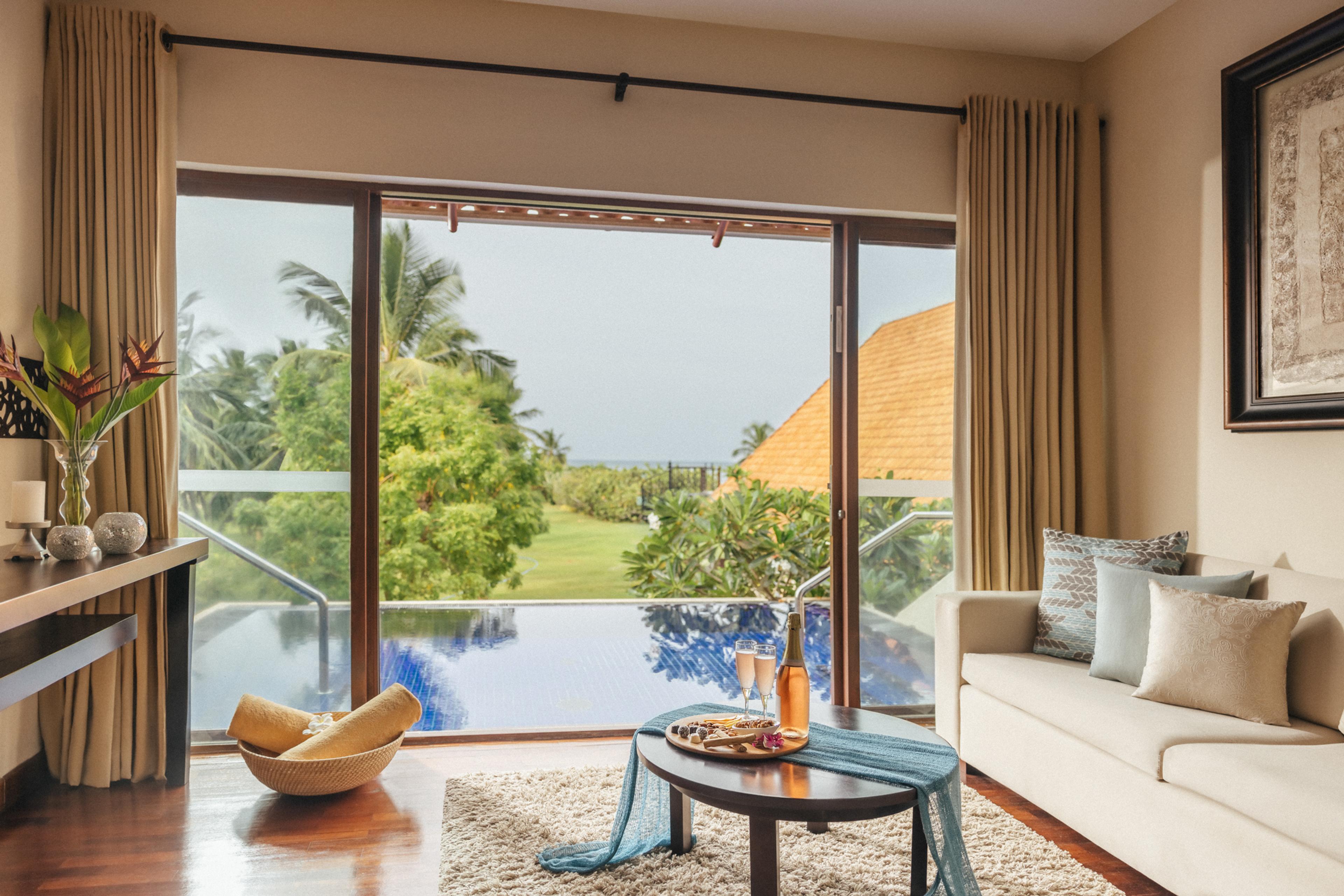 Uga Bay - Hotels in Pasikuda