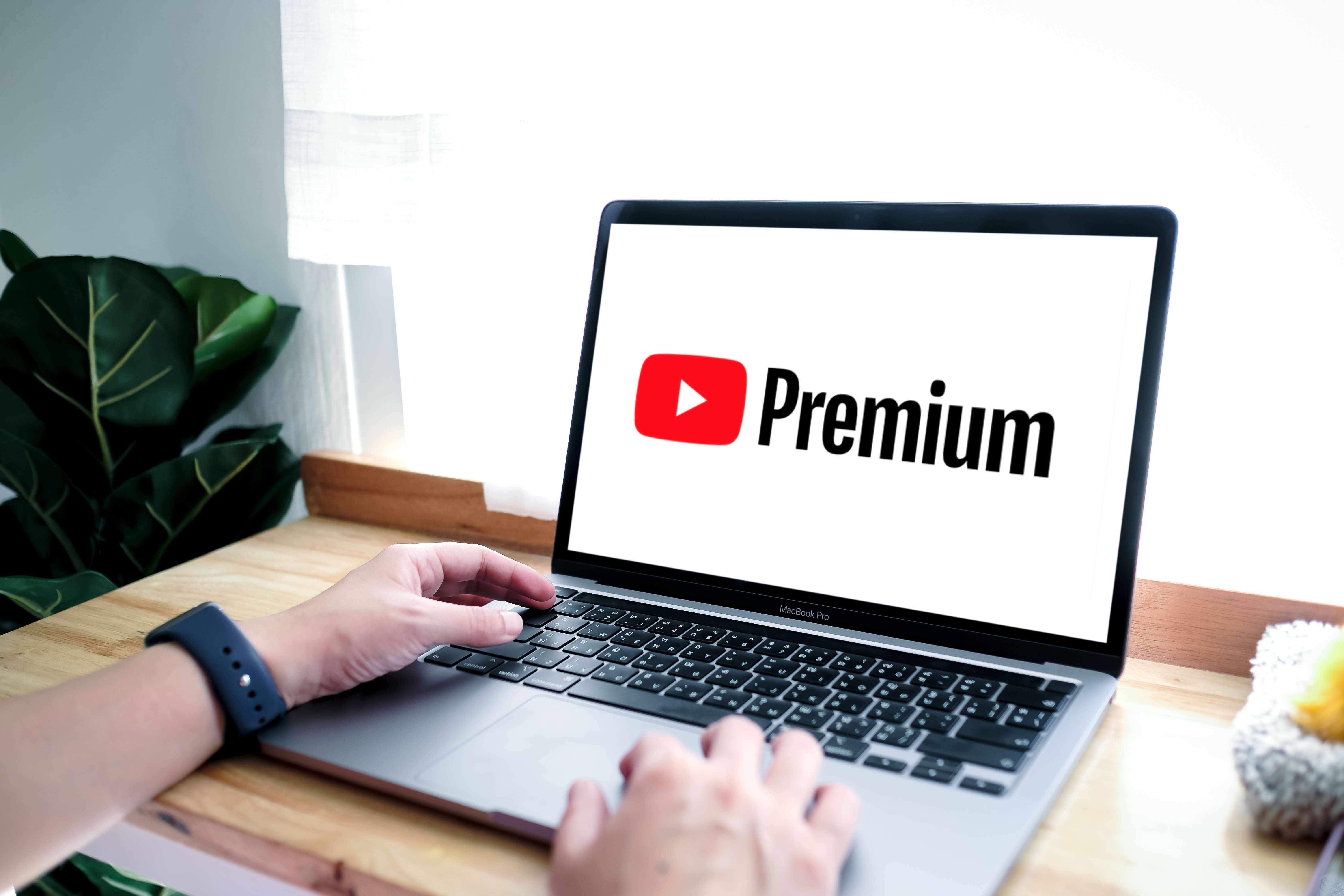 YouTube premium logo
