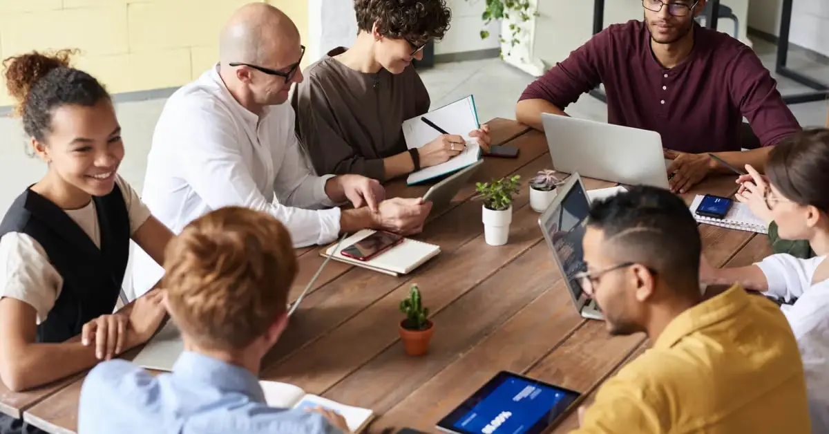 Outsourcing Process Improvement: Pros and Cons-post-image