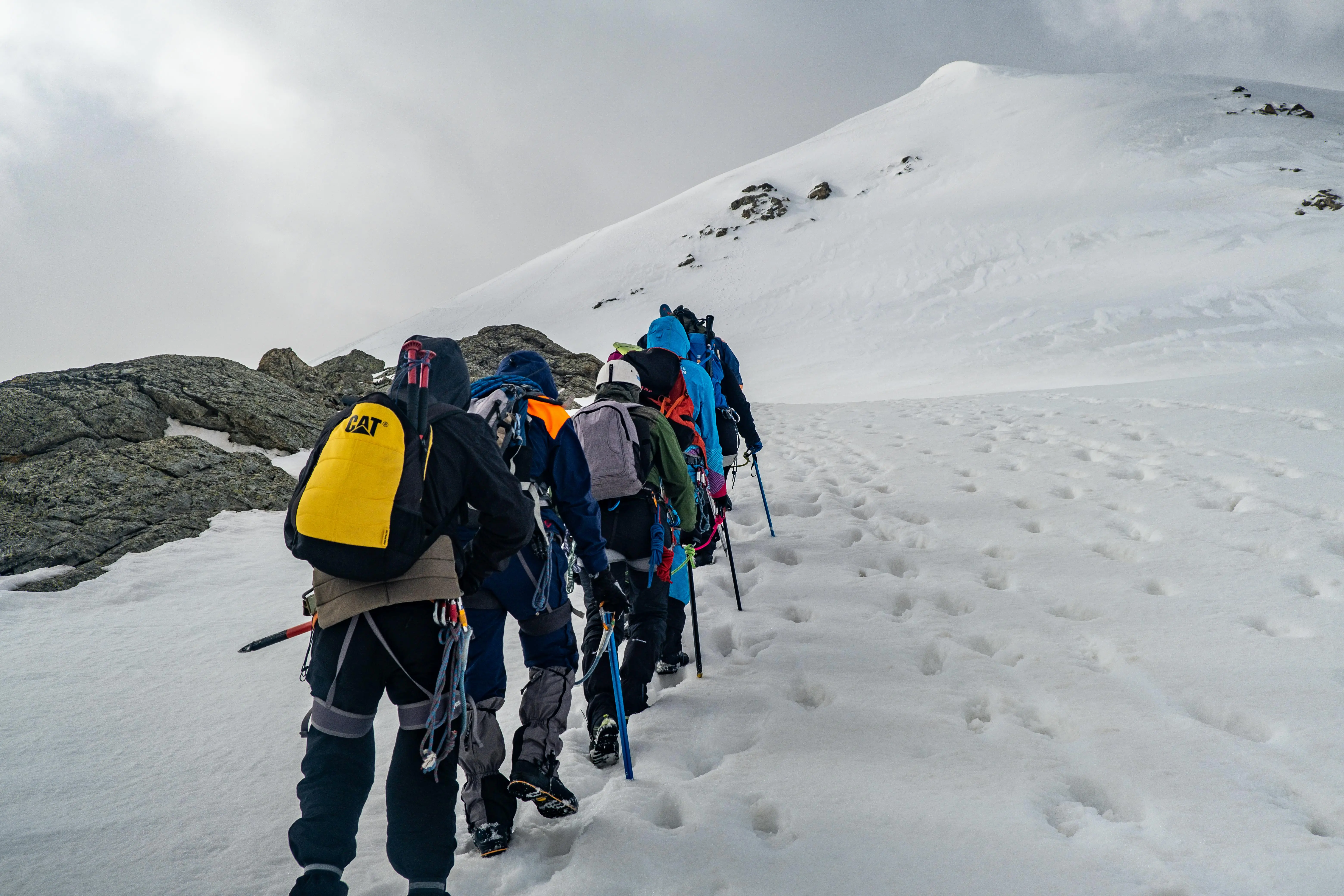 GROUP GOING UP MOUNTAIN | Quandary Consulting Group