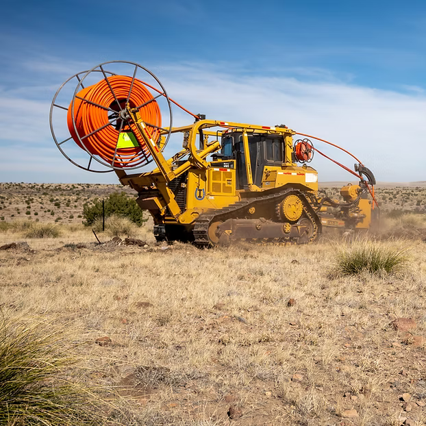 picture of a fiber laying construction machine