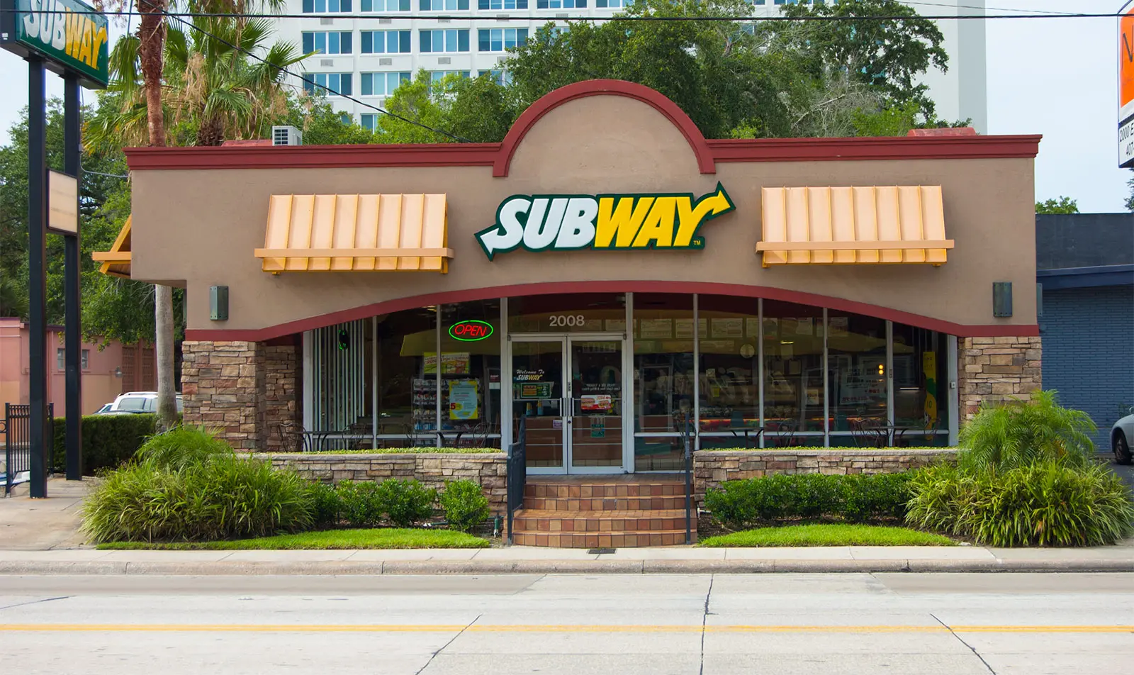 Subway Modernizes Learning Across 35,000+ Restaurants with Workato Automation