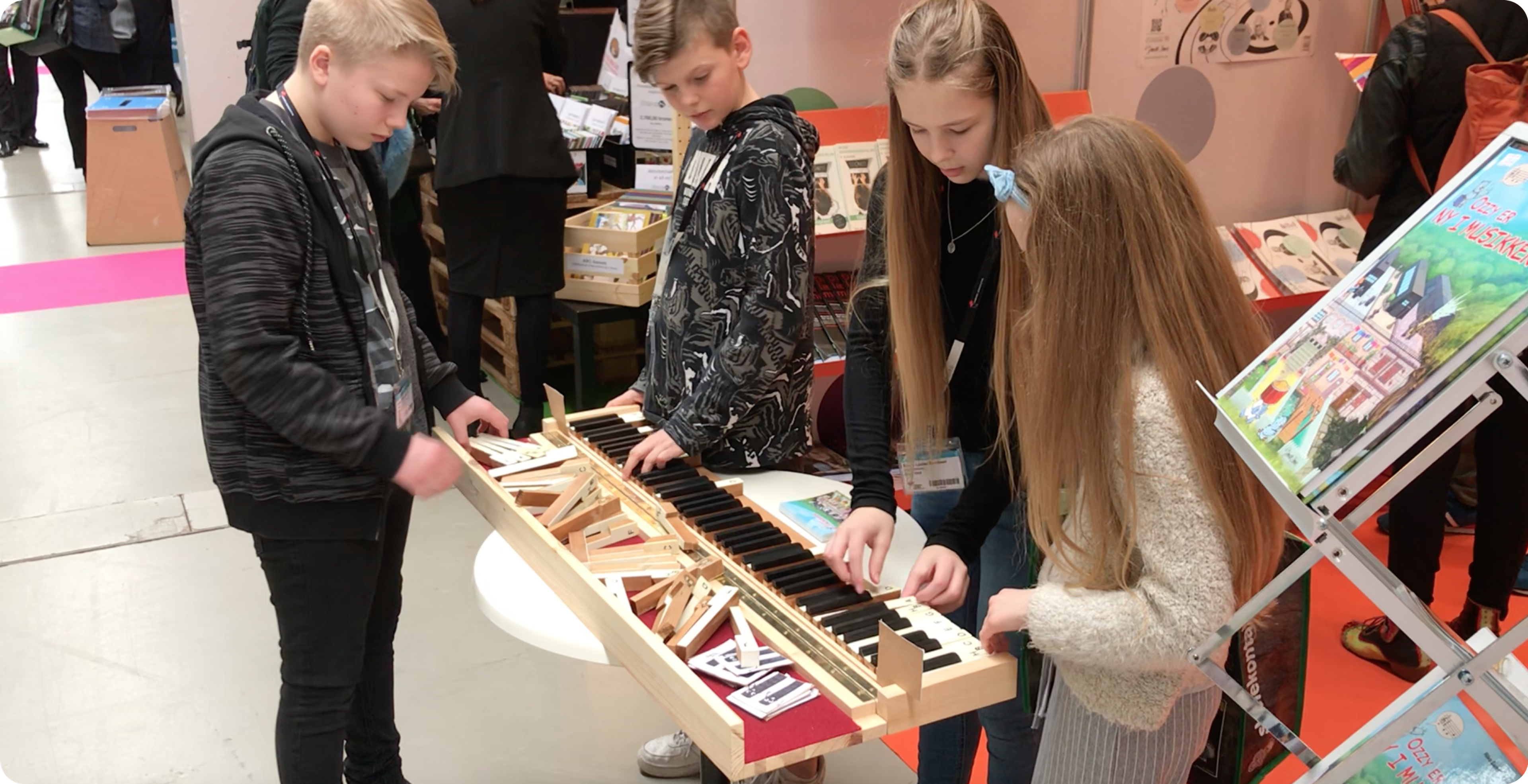 Piano puzzle in the classroom