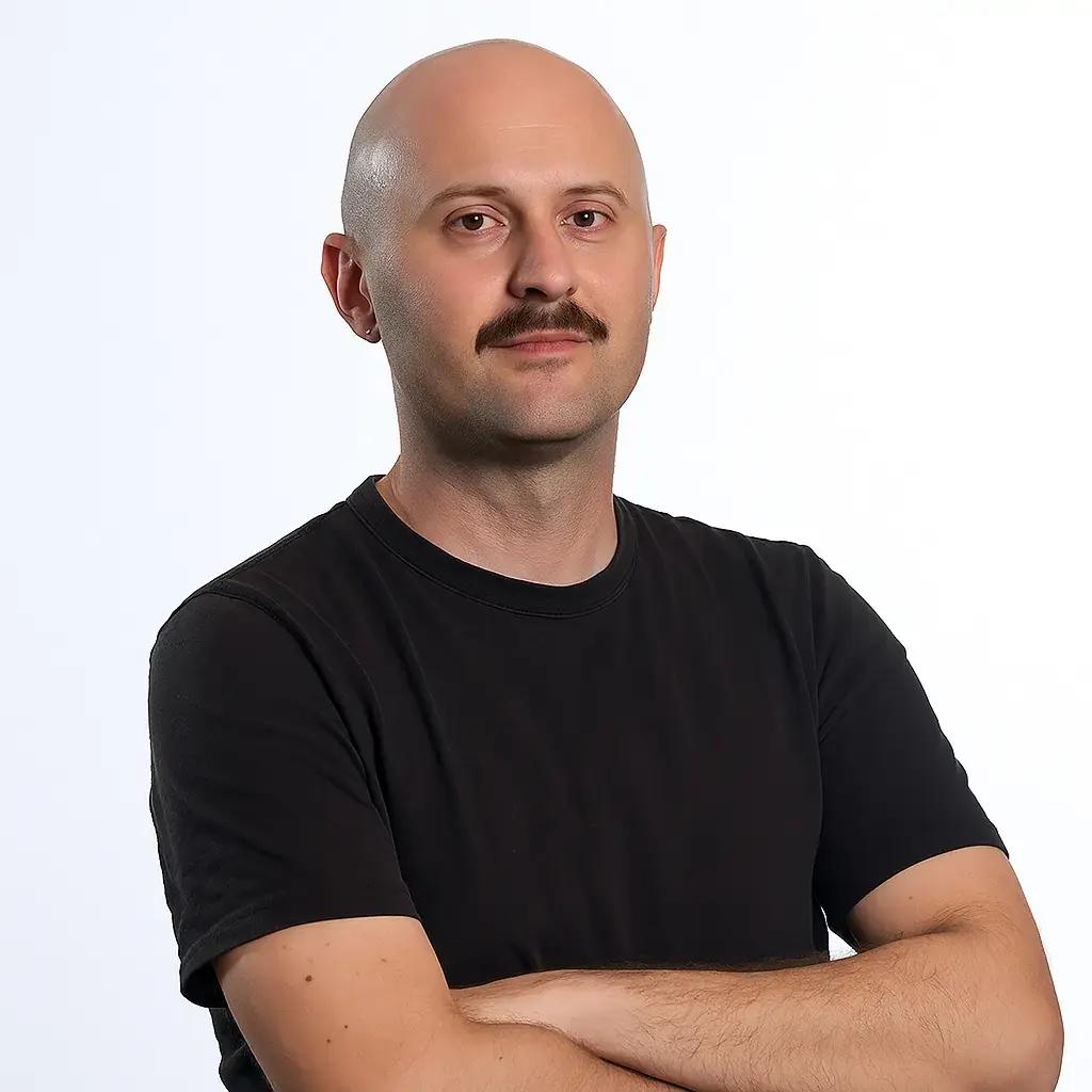 Portrait of Tomer Weller