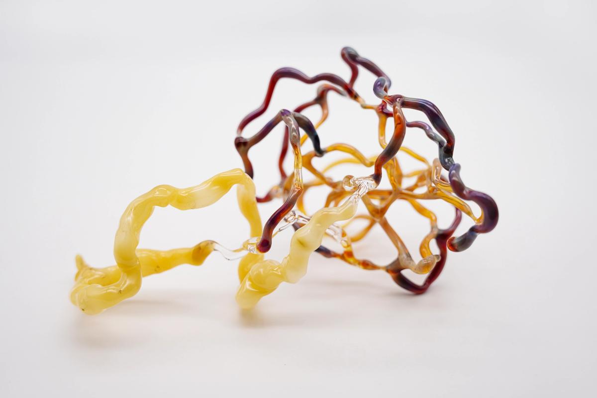 Egg-Born, Change-Born, Moisture-Born (Cora), 2023, hand-blown borosilicate glass, 23 x 15 x 15 cm