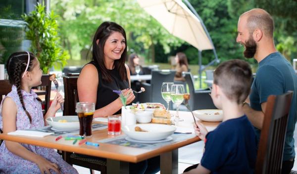 Where to eat at Drayton Manor Hotel