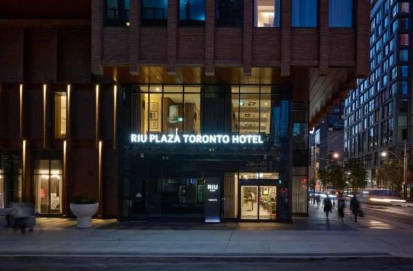 RIU debuts first Canadian hotel, opening RIU Plaza Toronto