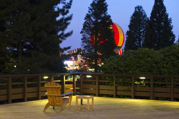 Where to eat during your Sequoia Lodge stay at Disneyland Paris