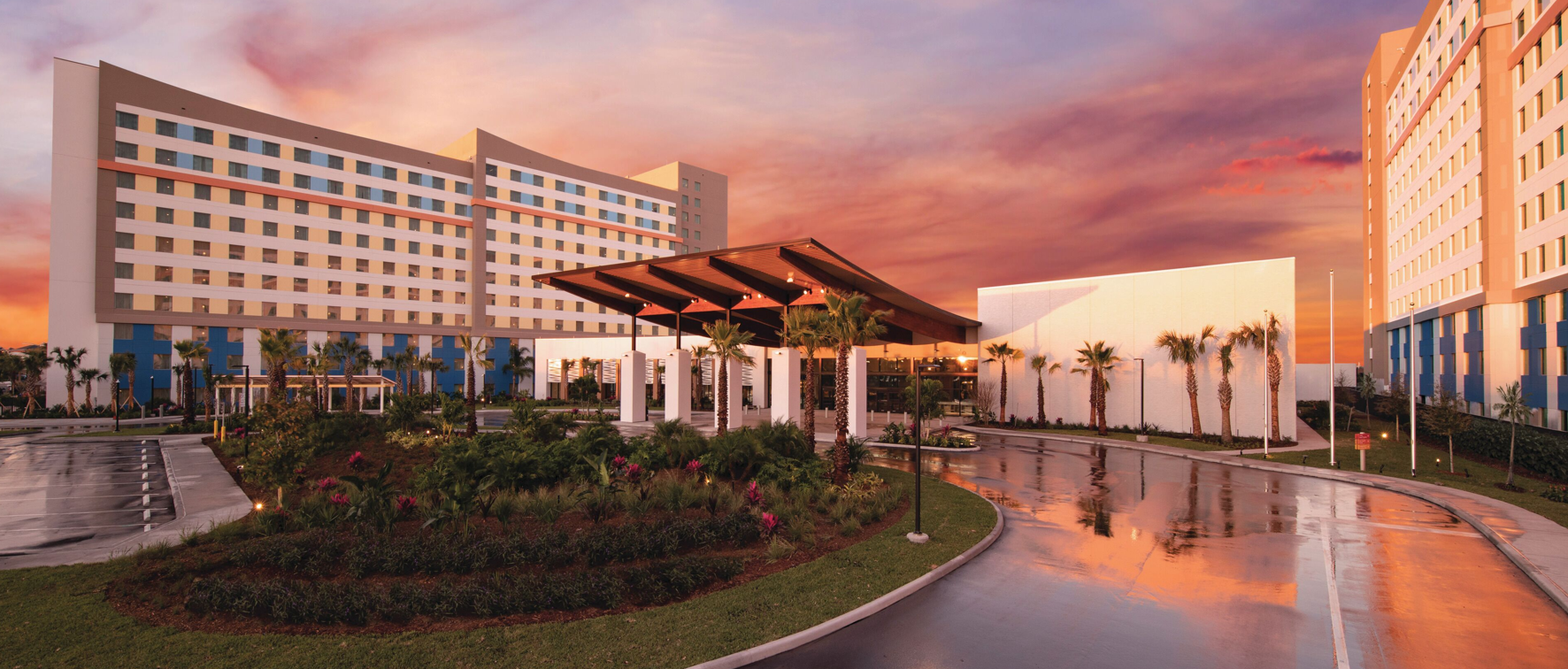 Dockside Inn and Suites