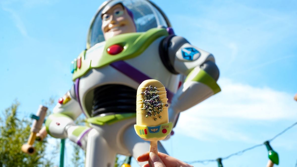 You gotta spend on these . . . Disney theme parks celebrate Toy Story 5 with treats, meets, and merchtels and planes