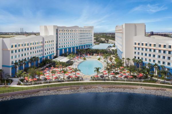Endless Summer Surfside Inn & Suites: How to stay on Universal property with comfort but less cost