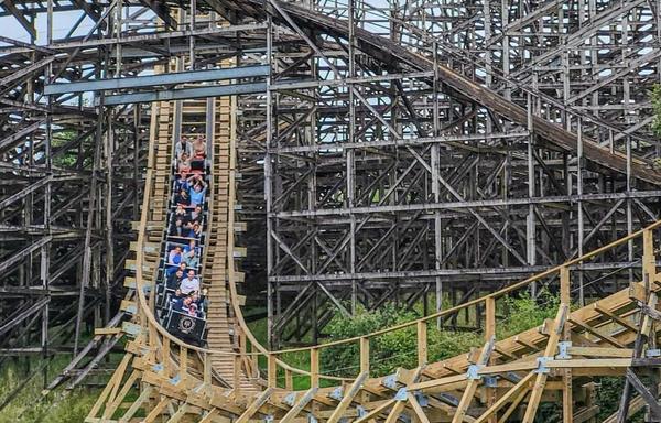 Oakwood Theme Park shut down after 40 years