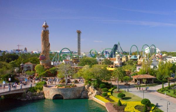 It's easy getting from Endless Summer Resort Dockside to the Universal Theme Parks