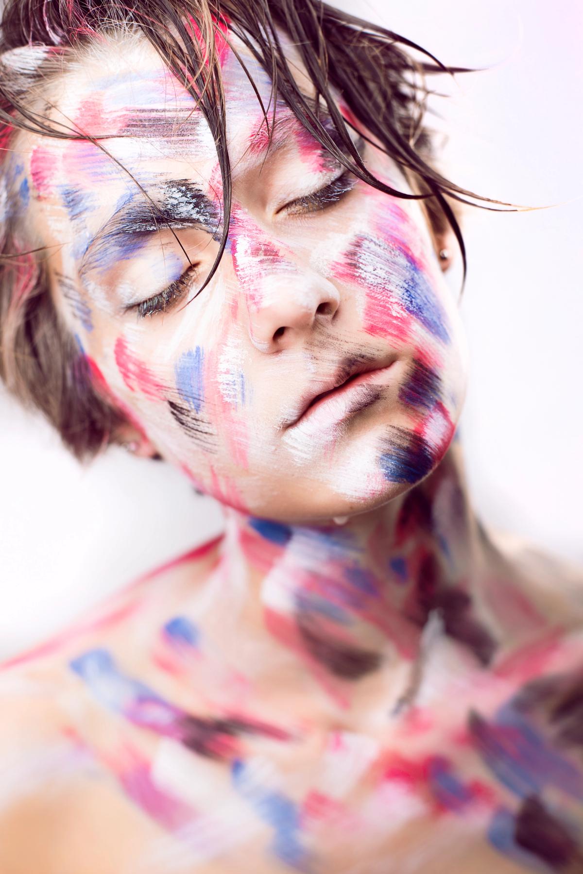 Editorial & People 33