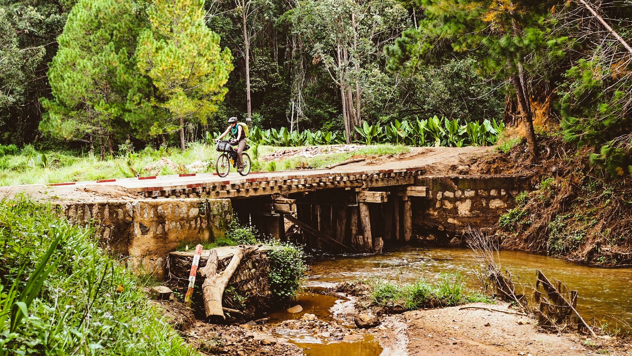 Gez and I are not very good at sitting still but this is a skill that we have been forced to hone over the last few weeks&#8230; We took our time in Antananarivo, carefully planning where we would go and how long for. Following some local advice plan A (heading south on the RN7) went [&hellip;]